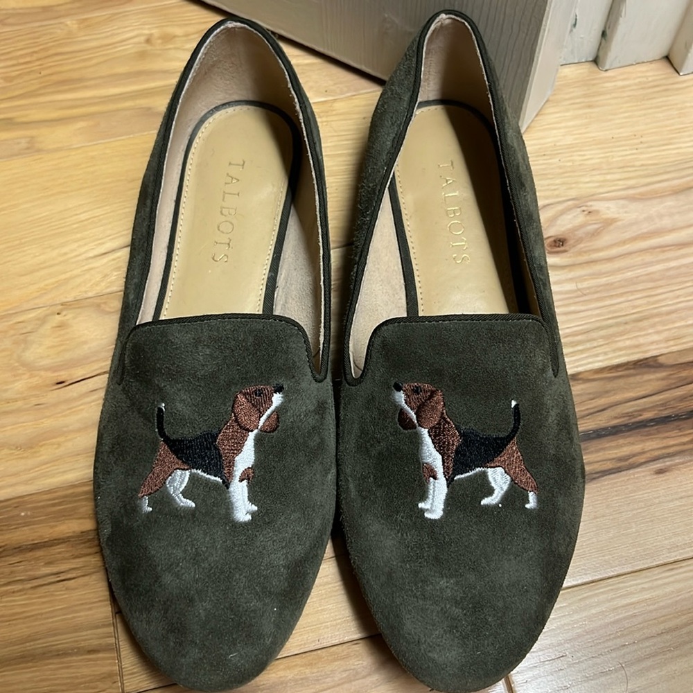 Talbot flats with dog embroidery